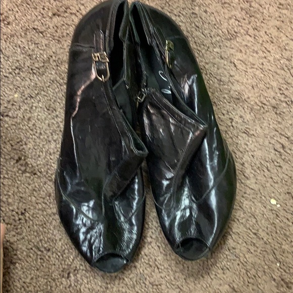 Shoes - Picture 1 of 5